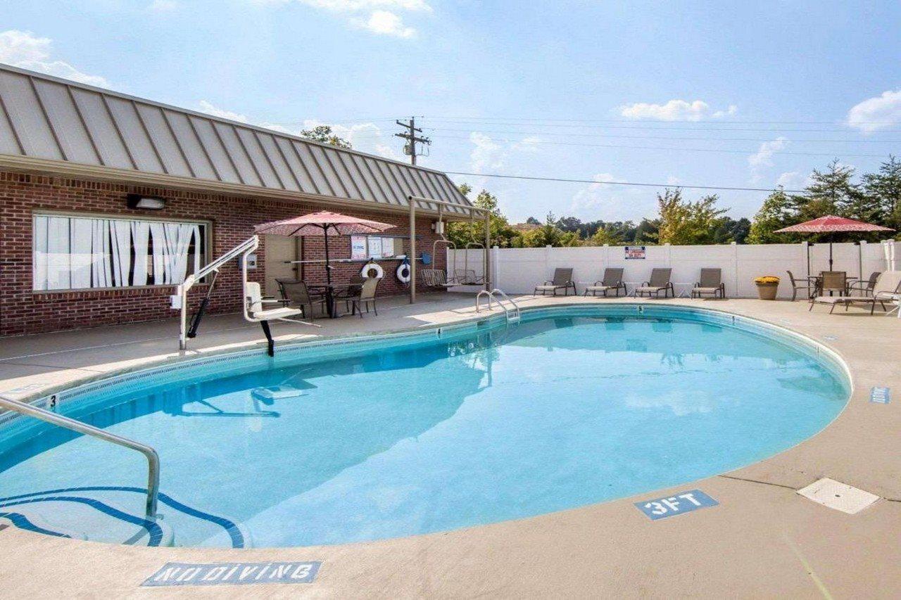 Pioneer Comfort Inn At Royal Blue מראה חיצוני תמונה