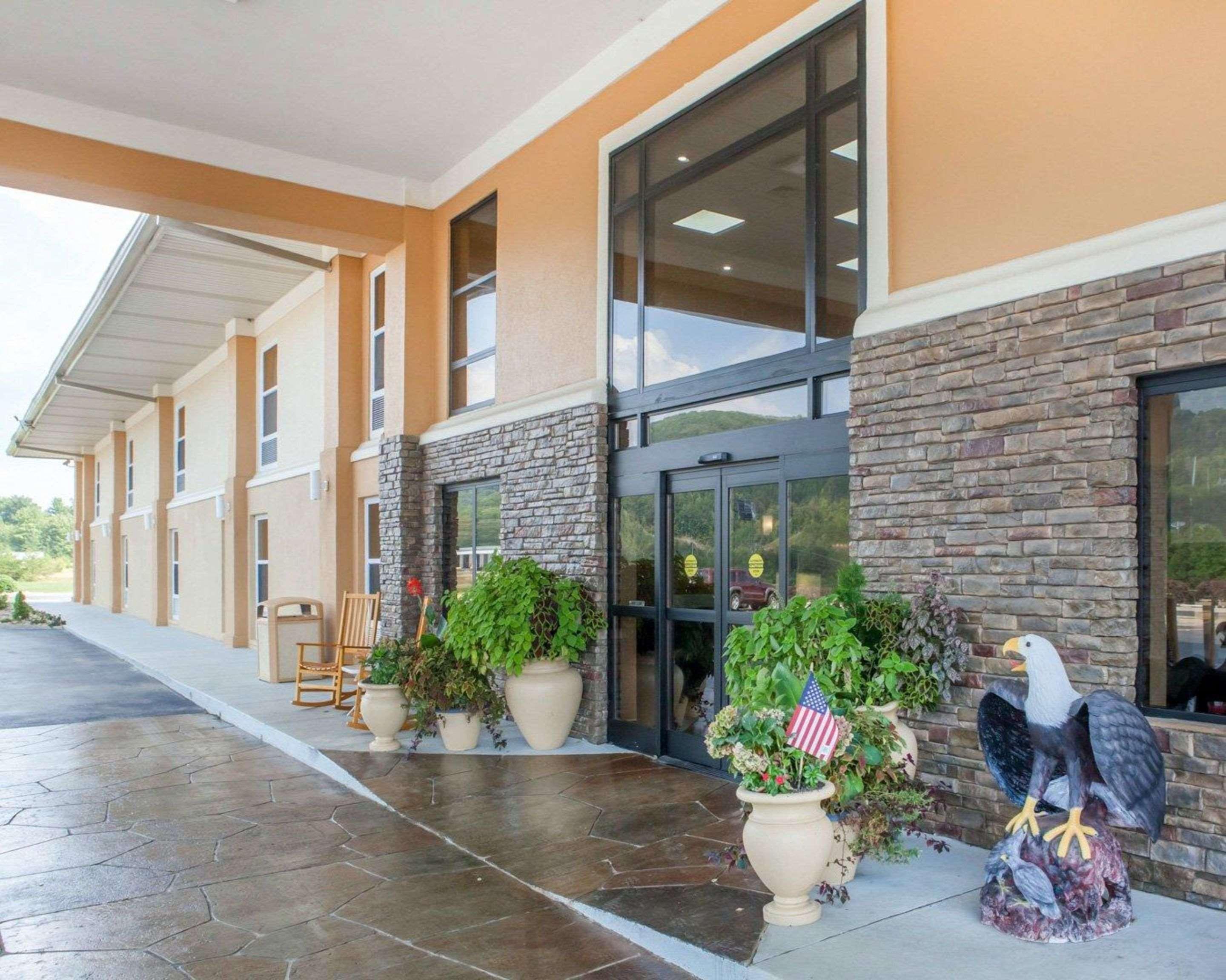 Pioneer Comfort Inn At Royal Blue מראה חיצוני תמונה
