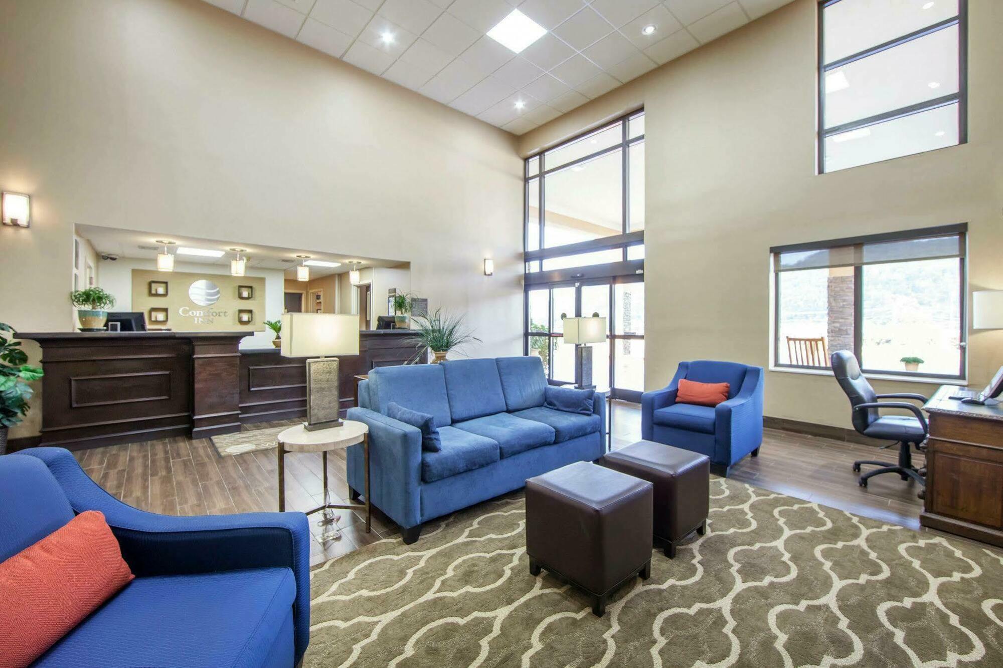 Pioneer Comfort Inn At Royal Blue מראה חיצוני תמונה