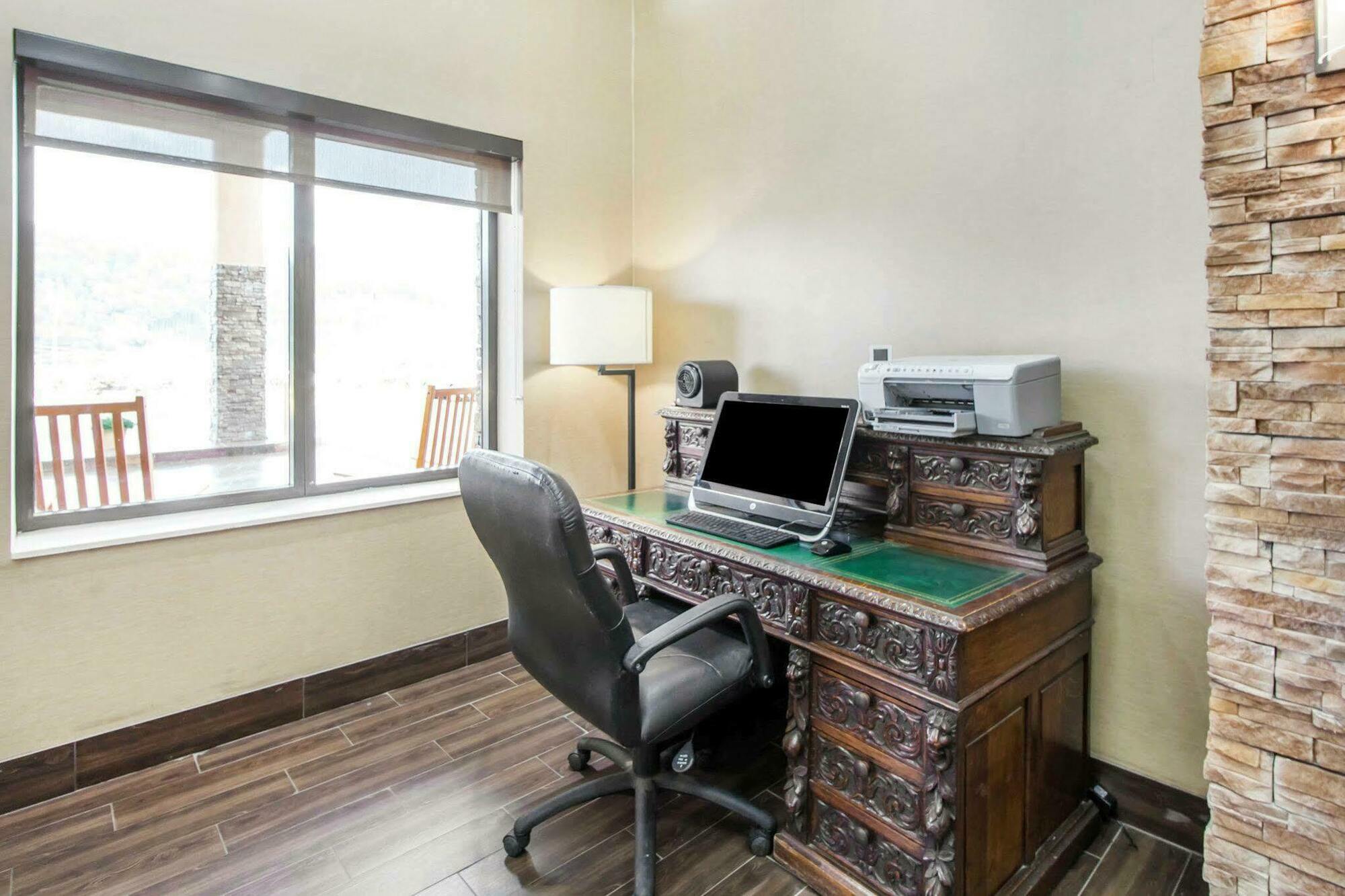 Pioneer Comfort Inn At Royal Blue מראה חיצוני תמונה