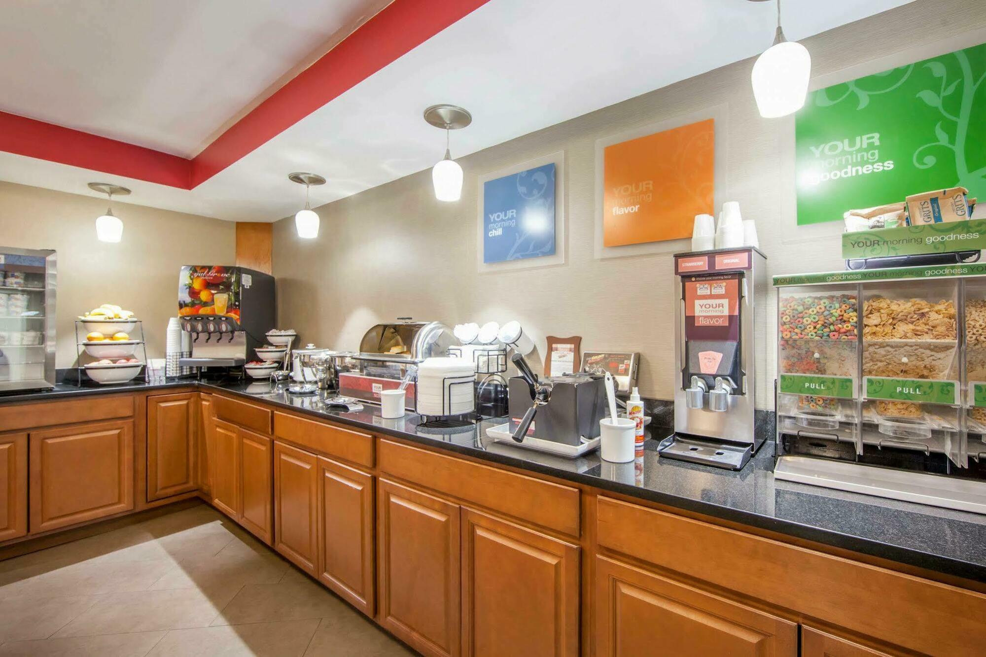 Pioneer Comfort Inn At Royal Blue מראה חיצוני תמונה
